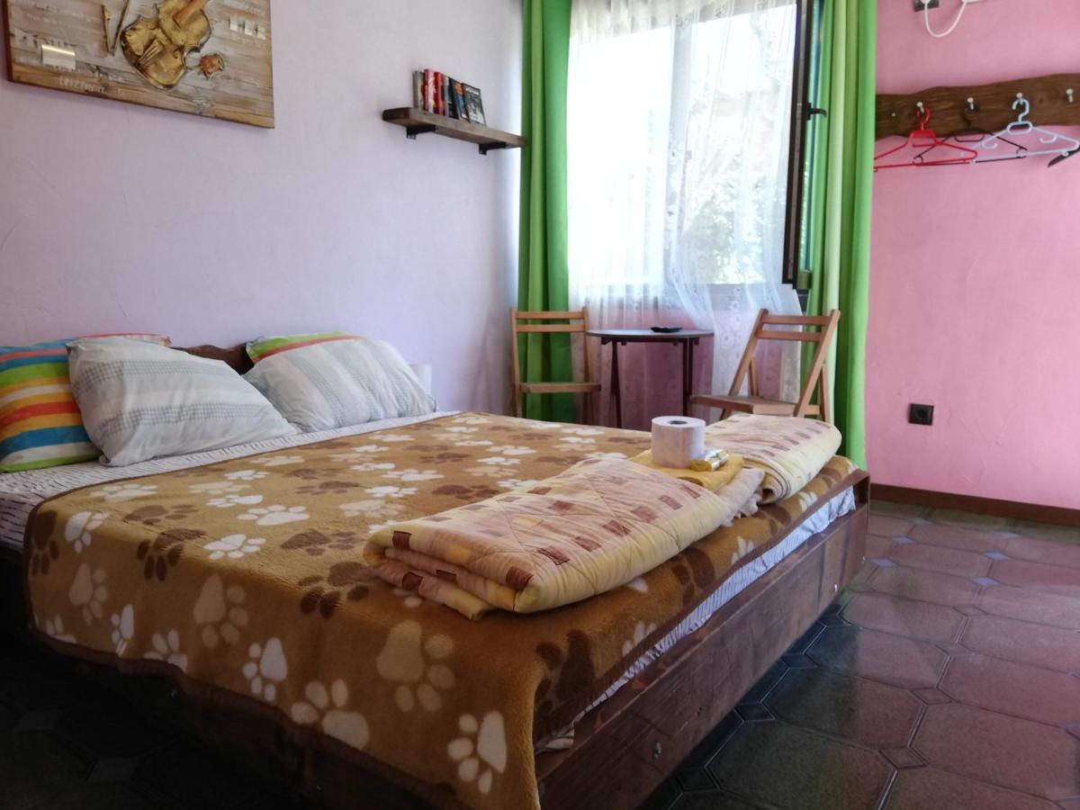 Guest House Fanny Sinemoretz Extérieur photo