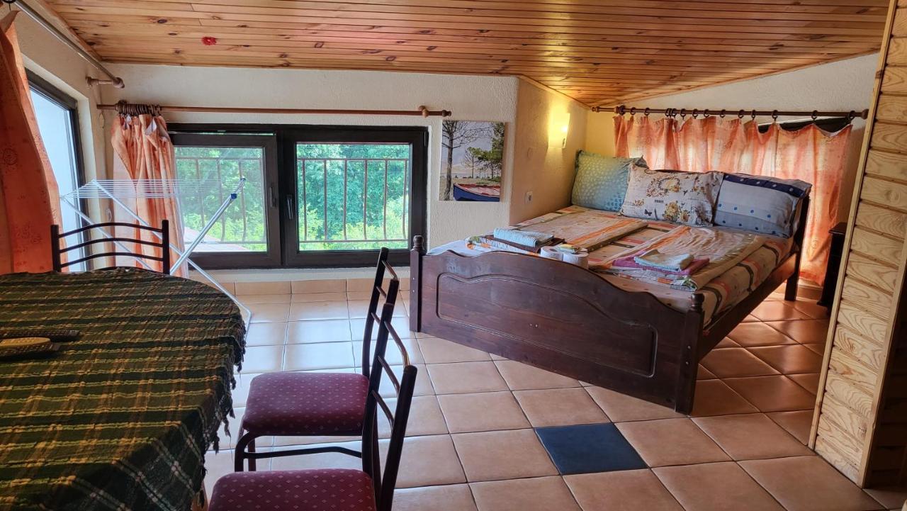 Guest House Fanny Sinemoretz Extérieur photo