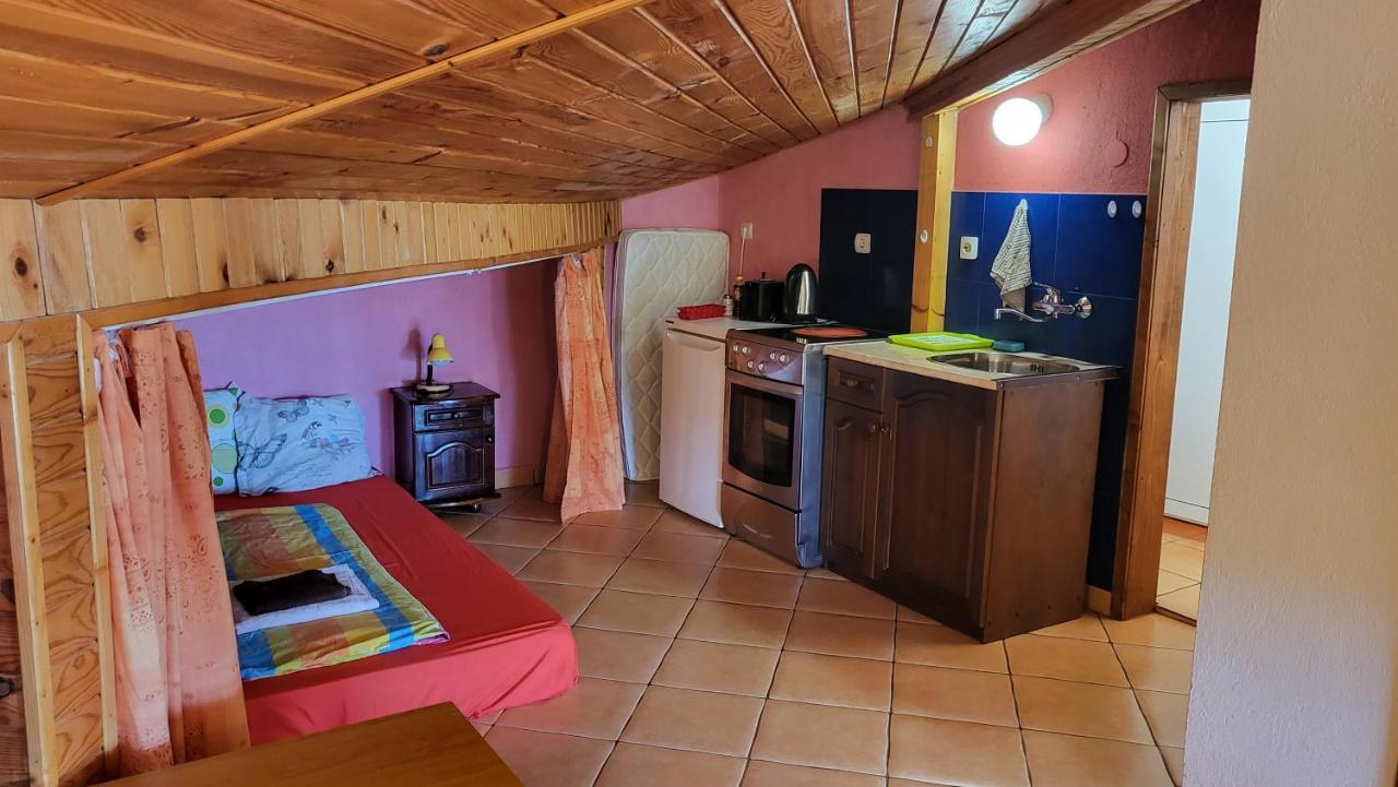 Guest House Fanny Sinemoretz Extérieur photo
