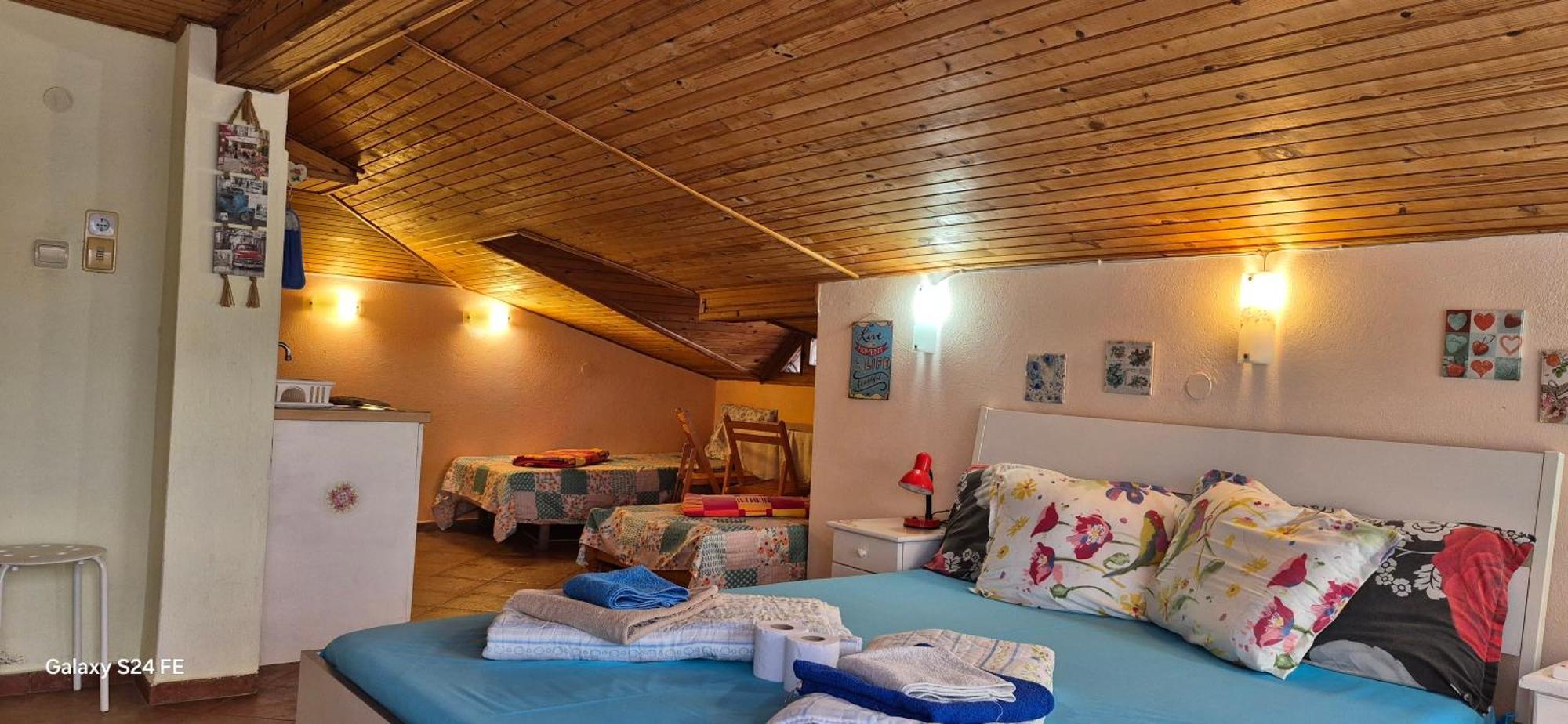 Guest House Fanny Sinemoretz Chambre photo